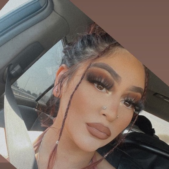 Meet your Posher, Jocelyn - Picture 1 of 1